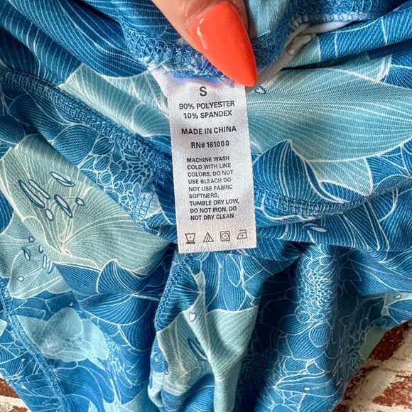 Starting Point Blue Floral High Rise 7/8” leggings - Picture 4 of 4